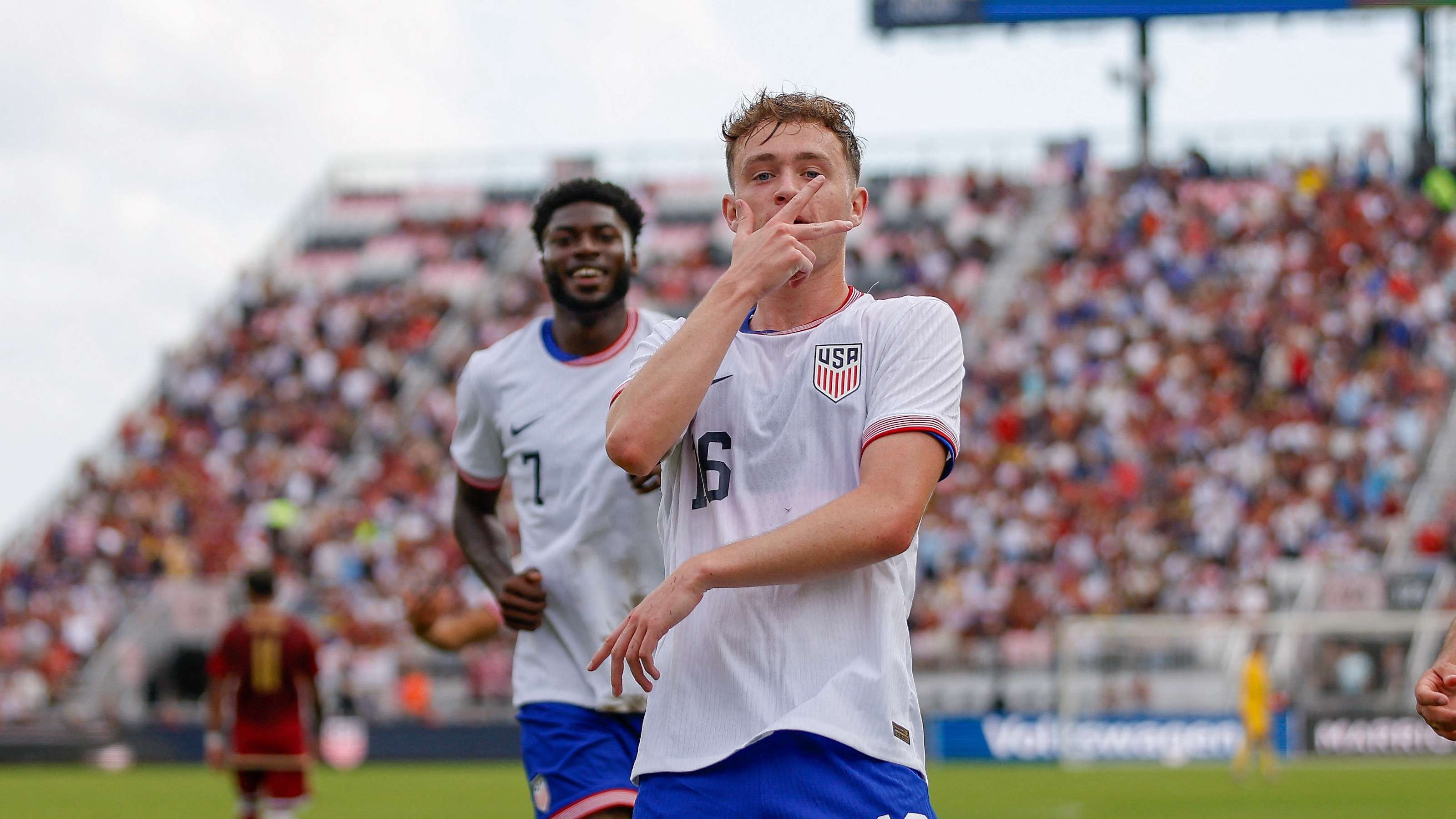 西亚双双入 西亚双双入